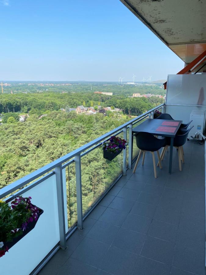 Skyline "Zonneweelde" Genk Apartment Exterior foto
